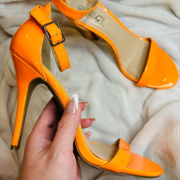 Neon Orange Heels Size 8 1/2 - Picture 1 of 11